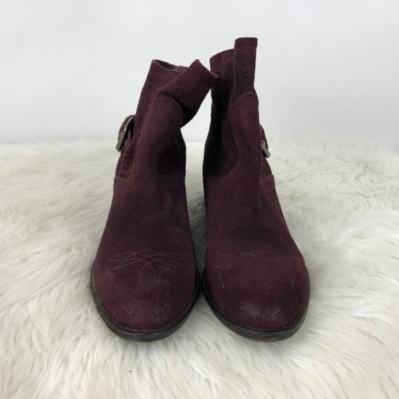 Naughty Monkey 6.5 Womens Maroon Suede Perforated Buckle Heeled Ankle Booties - Picture 5 of 8